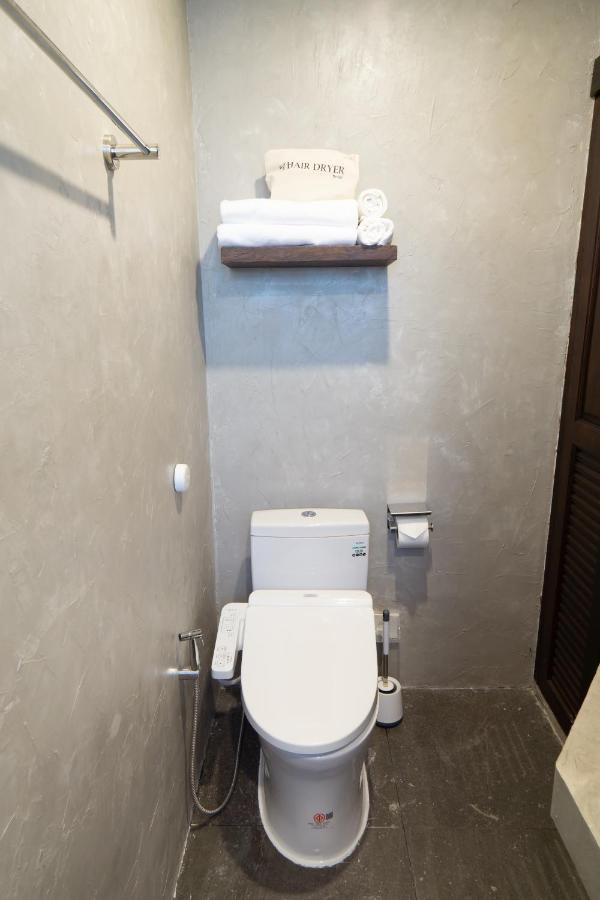 Lo-Ha Guest House, Contactless Check-In Bangkok Buitenkant foto