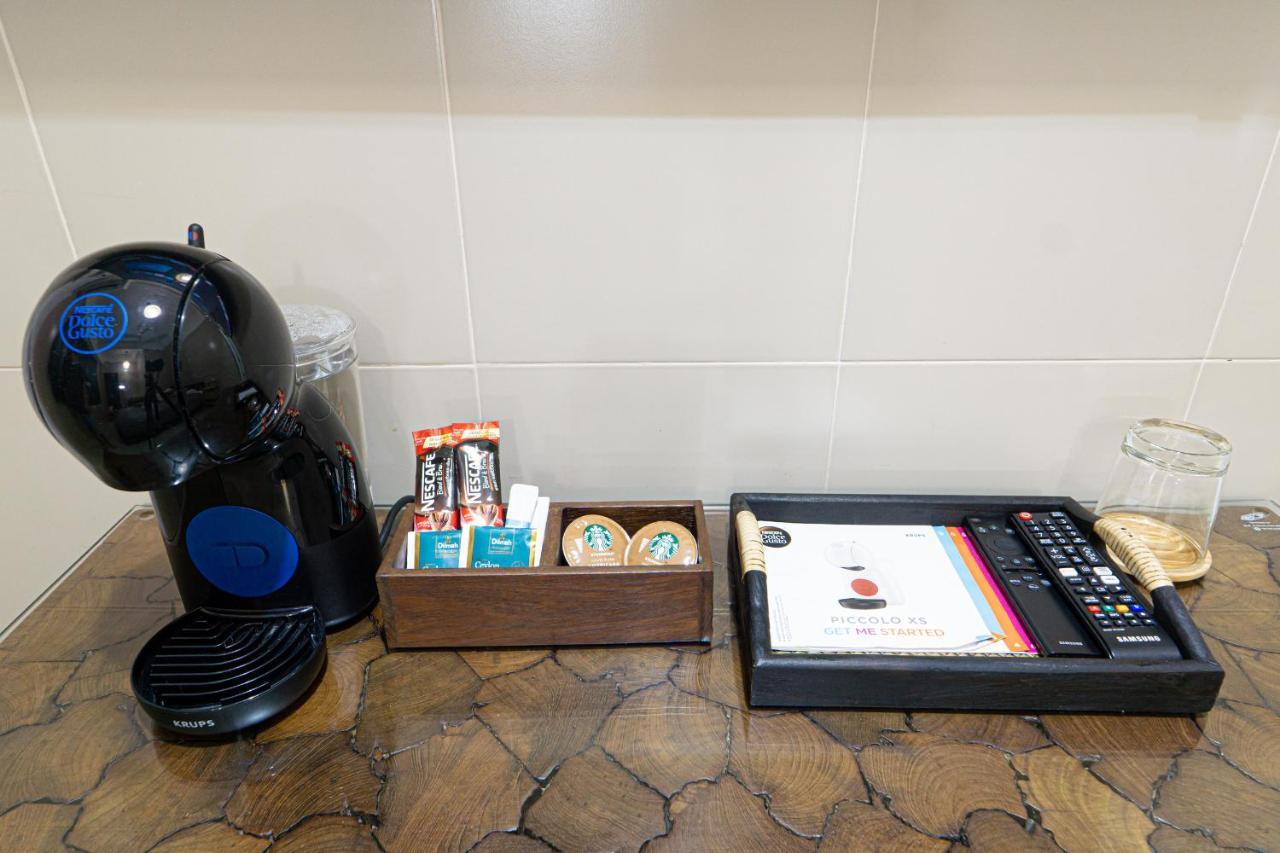 Lo-Ha Guest House, Contactless Check-In Bangkok Buitenkant foto