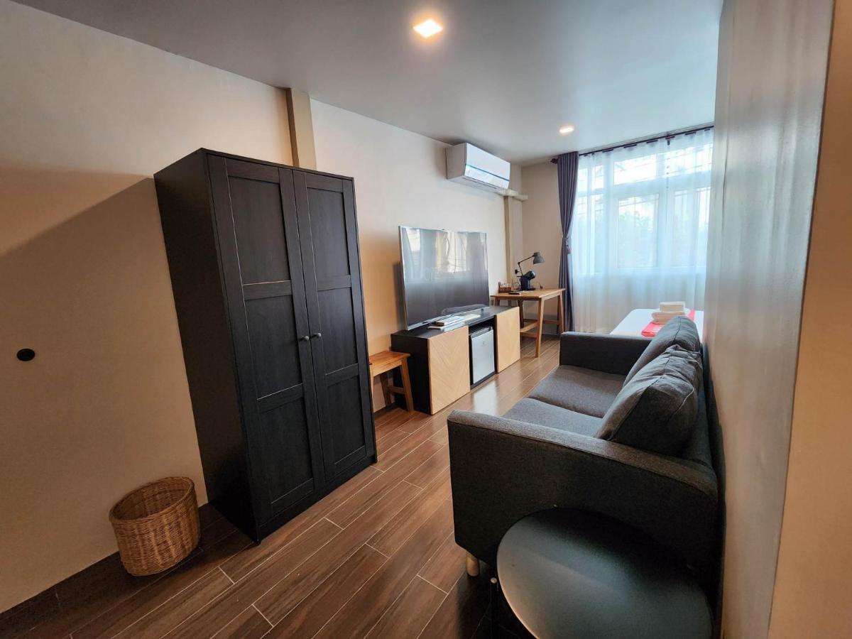 Lo-Ha Guest House, Contactless Check-In Bangkok Buitenkant foto